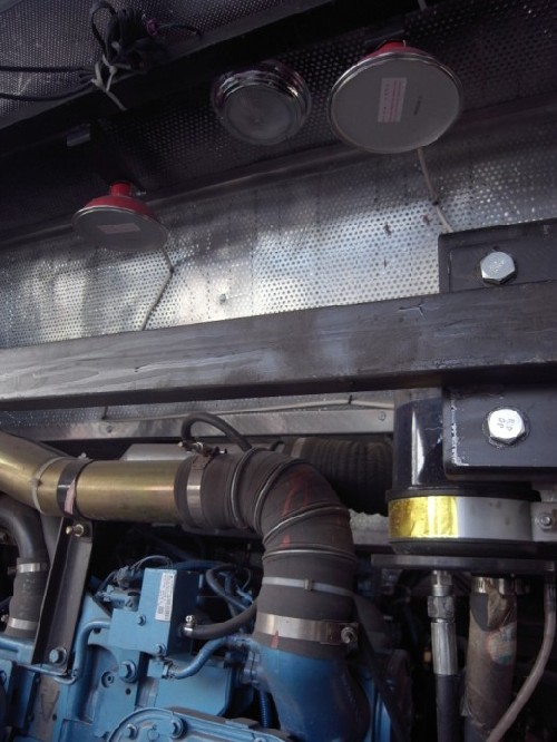 車廂頂部的滅火噴頭