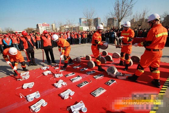 集中銷毀假冒偽劣消防產品