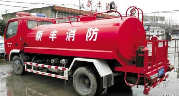 杭州蕭山新豐村自制了一輛消防車(chē)