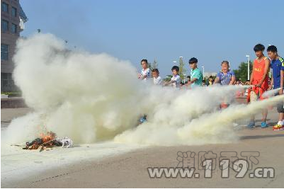 威海消防開展在校消防應急疏散演練