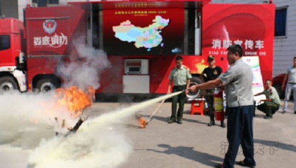 漣源消防宣傳車進鄉鎮企業