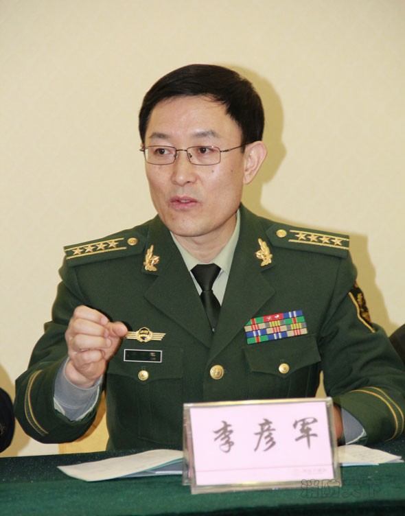 公安部消防局法規標準處處長、全國消防標準化技術委員會秘書長李彥軍高工宣讀批復文件