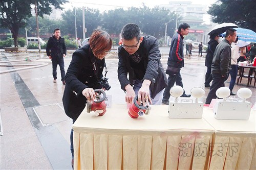 “兩驗三看”辨別真假消防器材