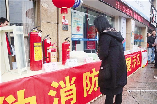 “兩驗三看”辨別真假消防器材