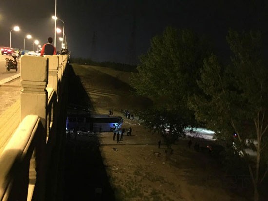 北京通州區潞陽橋大客車墜橋