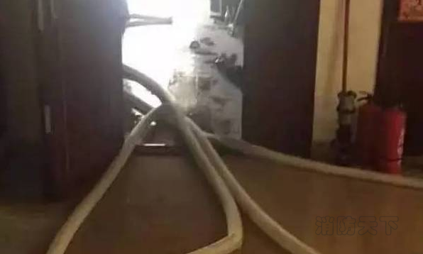 南寧一住宅突發大火一男子遇難