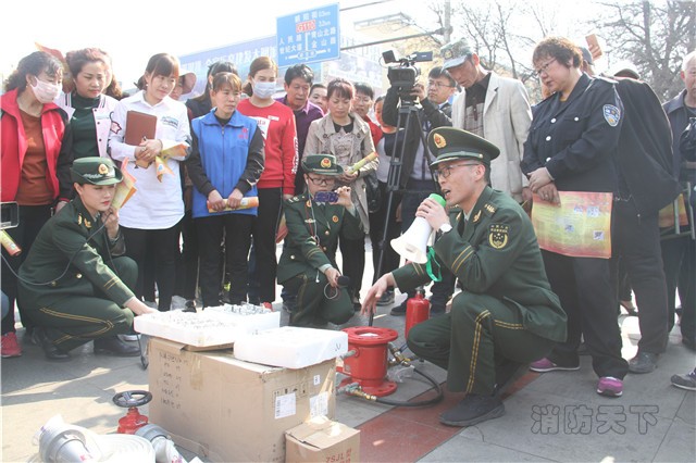 石嘴山支隊掀起&ldquo;3.15&rdquo;消防產品宣傳風暴