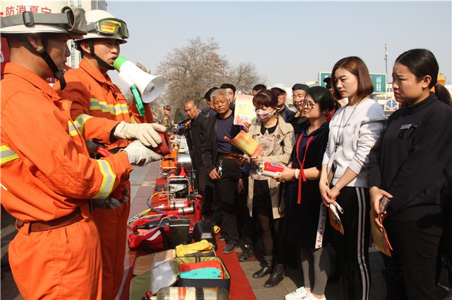 石嘴山支隊掀起&ldquo;3.15&rdquo;消防產品宣傳風暴