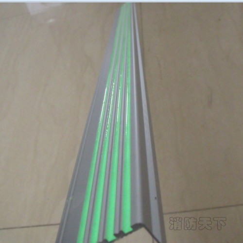 大商場(chǎng)超市夜光防滑條、夜光樓道疏散指示條、樓梯疏散逃生發(fā)光條
